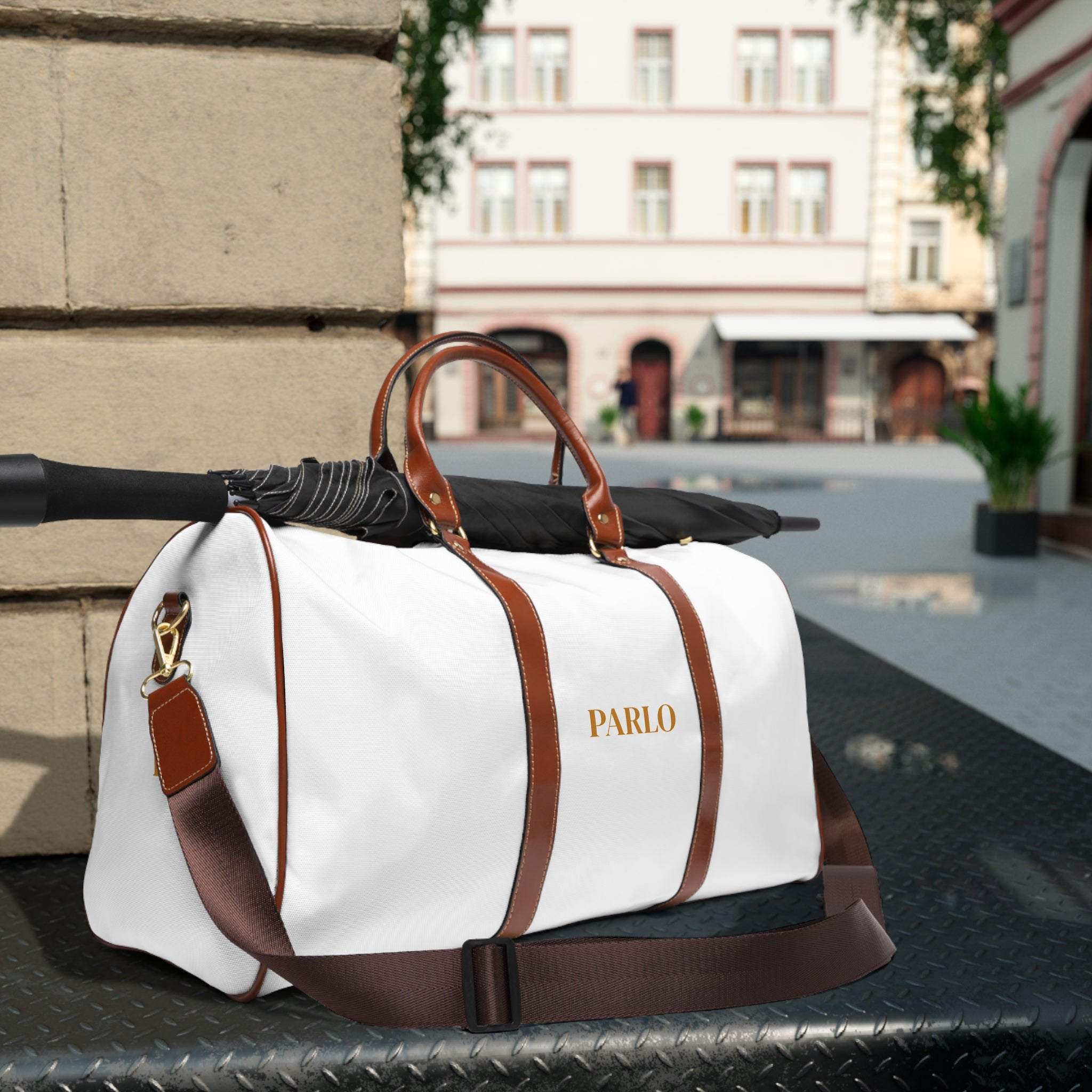 Chic Waterproof Travel Bag, Stylish Overnight Bag, Weekend Getaway Tote, Durable Luggage, Gym Bag.